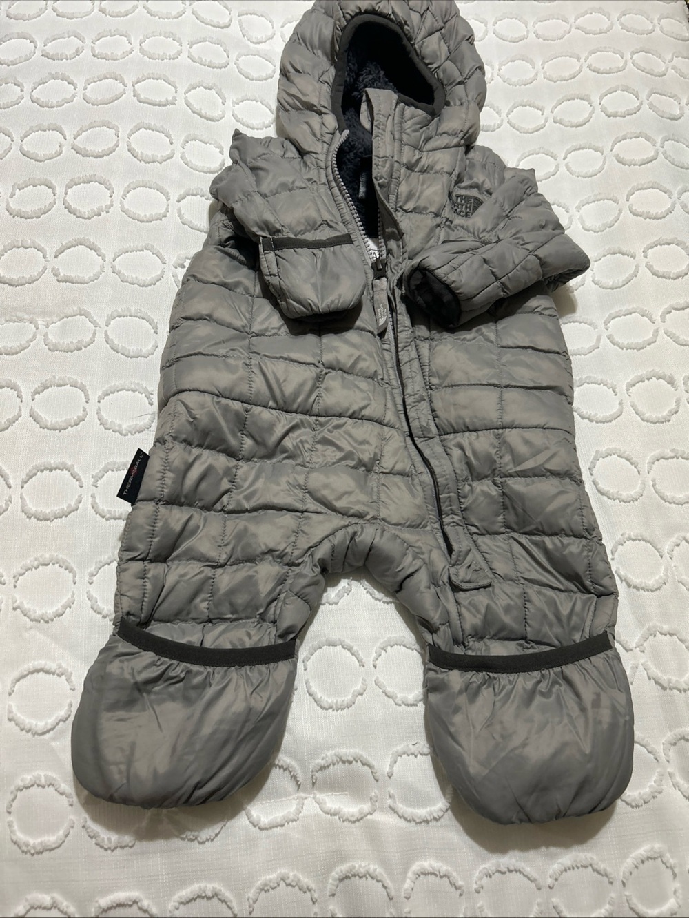 The North Face Infant Thermoball Eco Bunting Snow Suit Hood Gray 0-3 Months.